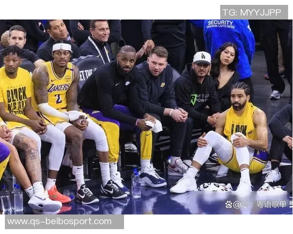 阿贾威尔逊等明星球员齐聚赌城观战湖人对决独行侠精彩赛事